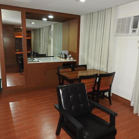 Sarita Bed And Breakfast Laoag Exterior foto
