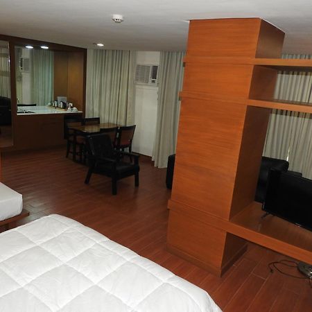 Sarita Bed And Breakfast Laoag Exterior foto