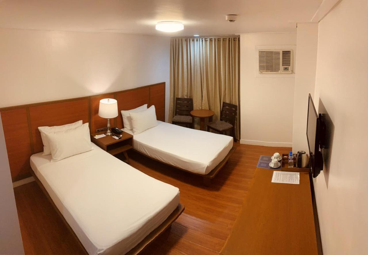 Sarita Bed And Breakfast Laoag Exterior foto