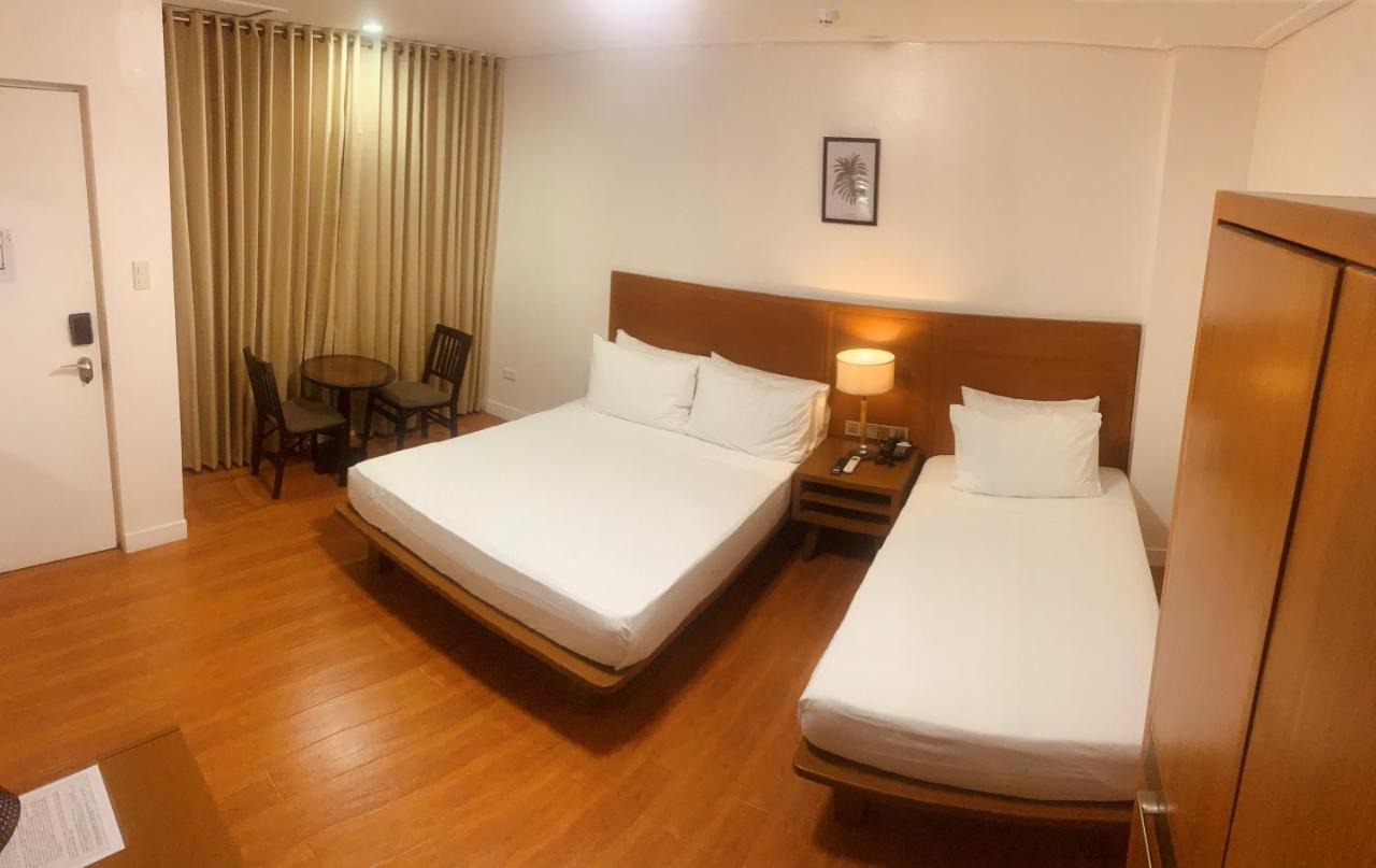 Sarita Bed And Breakfast Laoag Exterior foto