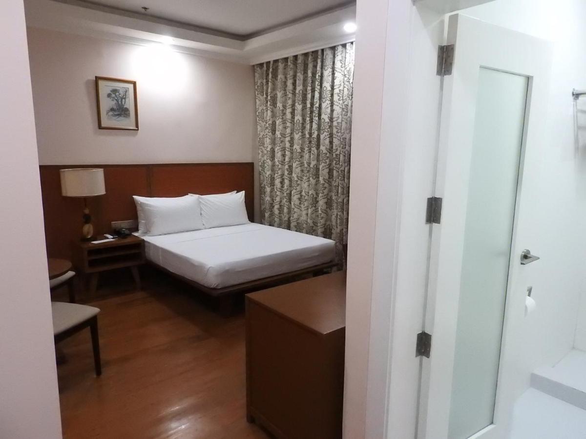 Sarita Bed And Breakfast Laoag Exterior foto