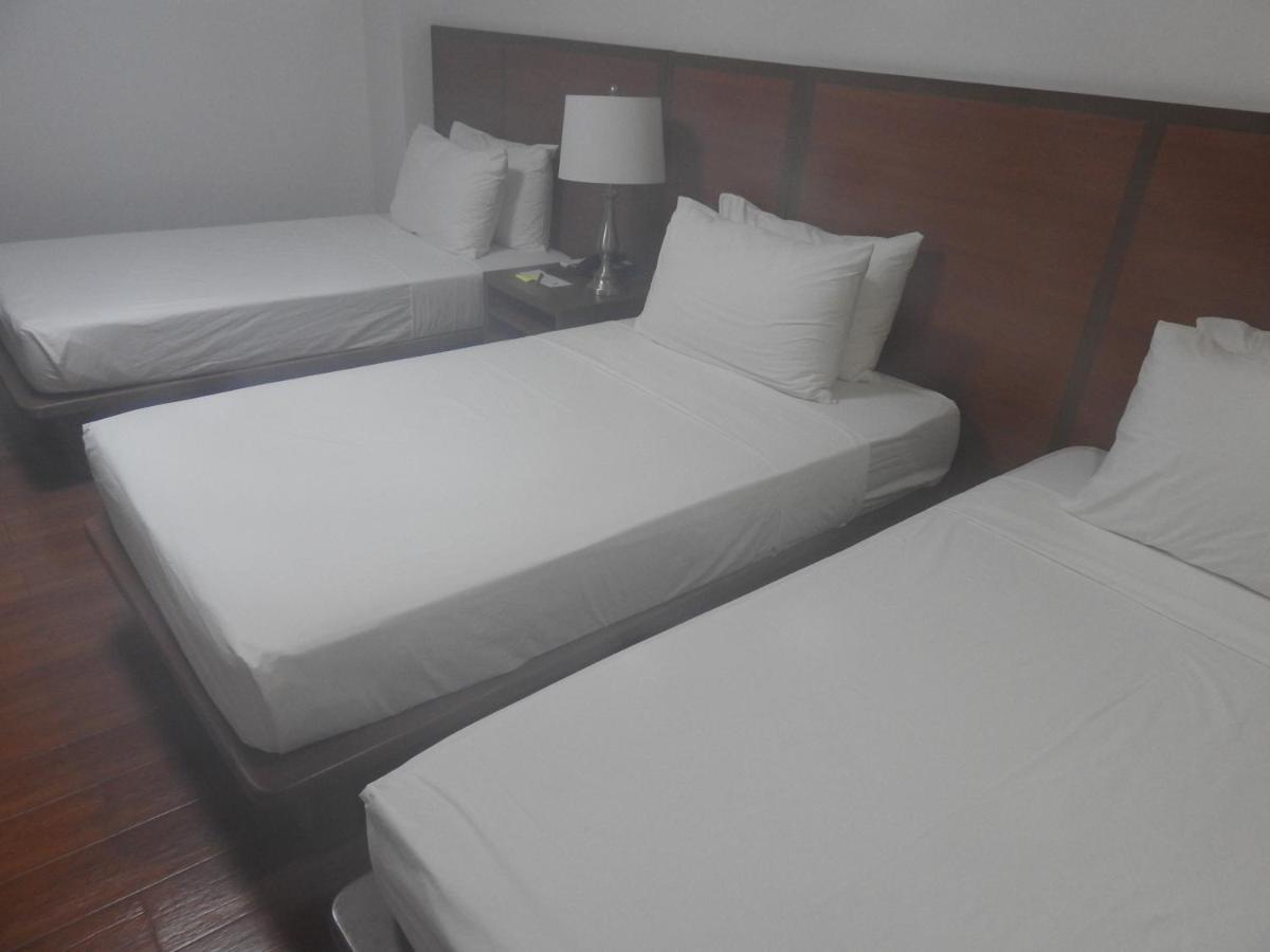 Sarita Bed And Breakfast Laoag Exterior foto