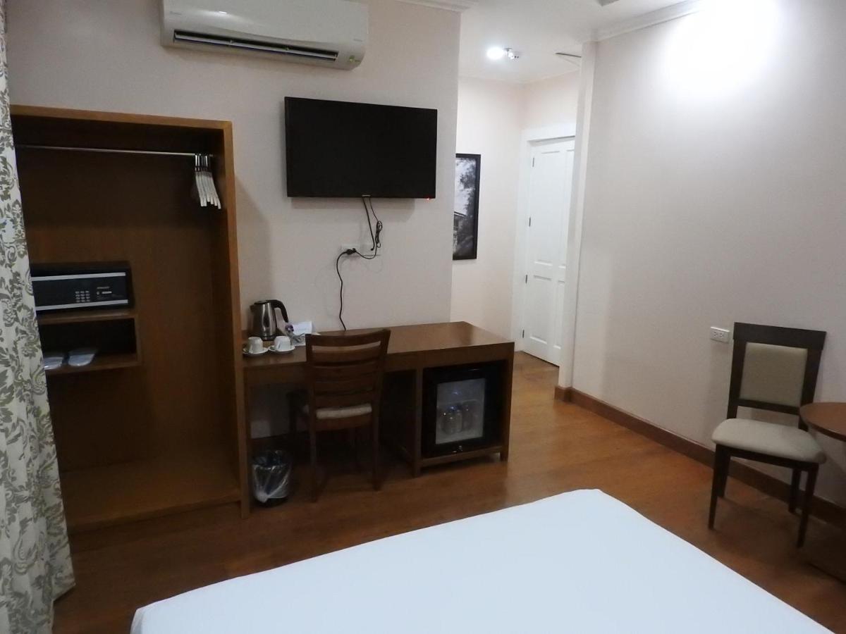 Sarita Bed And Breakfast Laoag Exterior foto