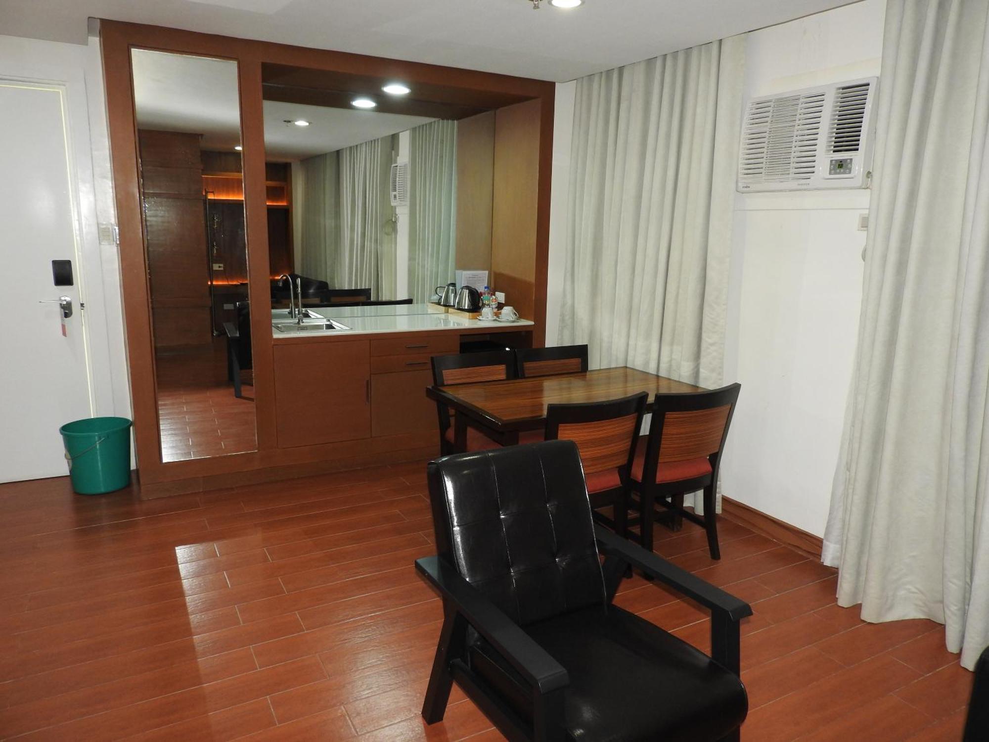 Sarita Bed And Breakfast Laoag Exterior foto